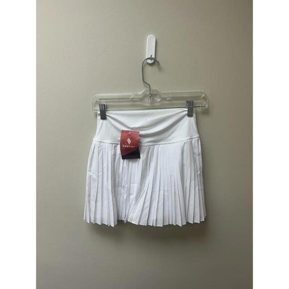 Santiny Dresses & Skirts - Santiny White Pleated Athletic Skort (S)
